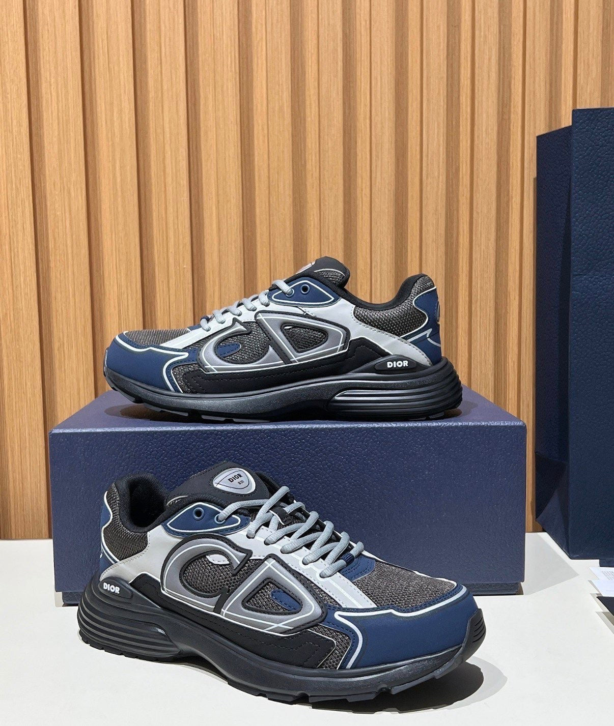 Dior b30