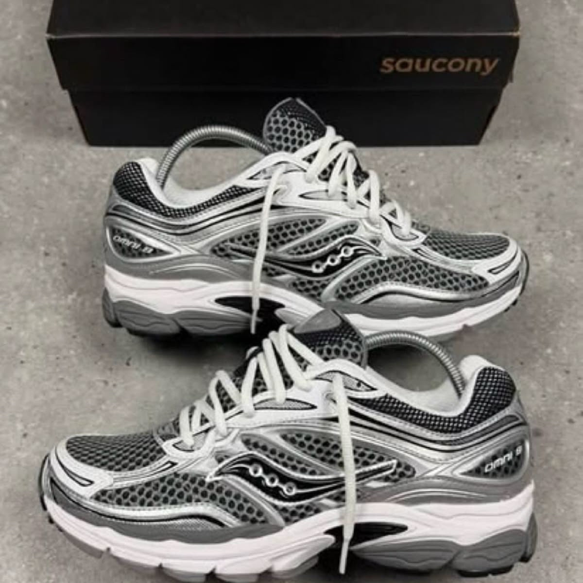 Saucony