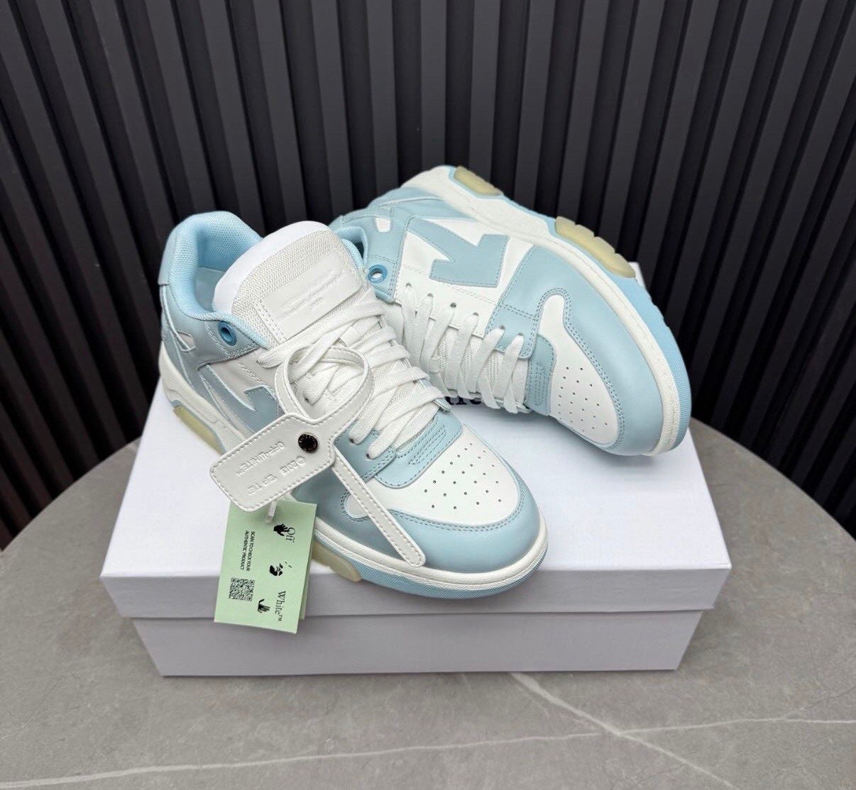 OFF WHITES