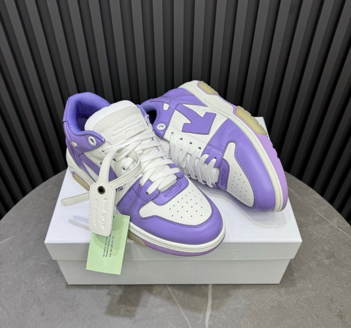 OFF WHITES